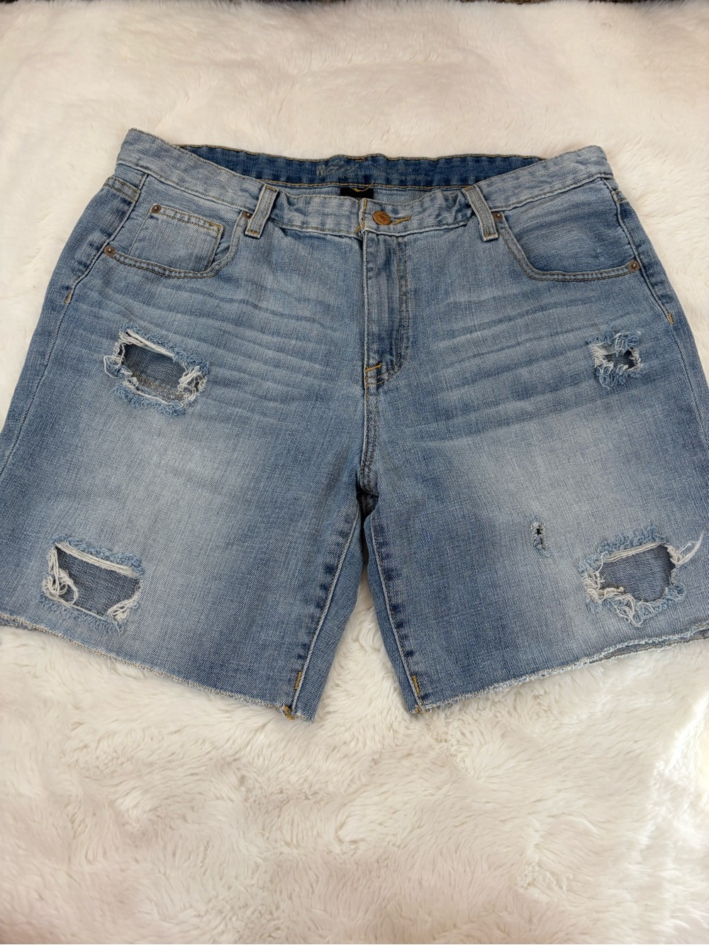 Mossimo Denim Boyfriend Shorts Distressed HighRise 100%Cotton Women’s Size 14/32